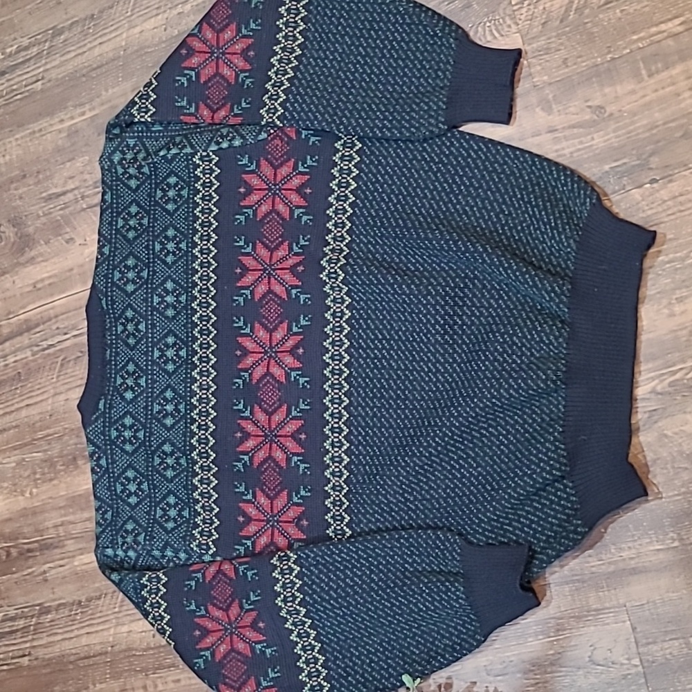 L.L. Bean Men's Navy Winter Holiday Wool Sweater Snowflakes l - Picture 3 of 6